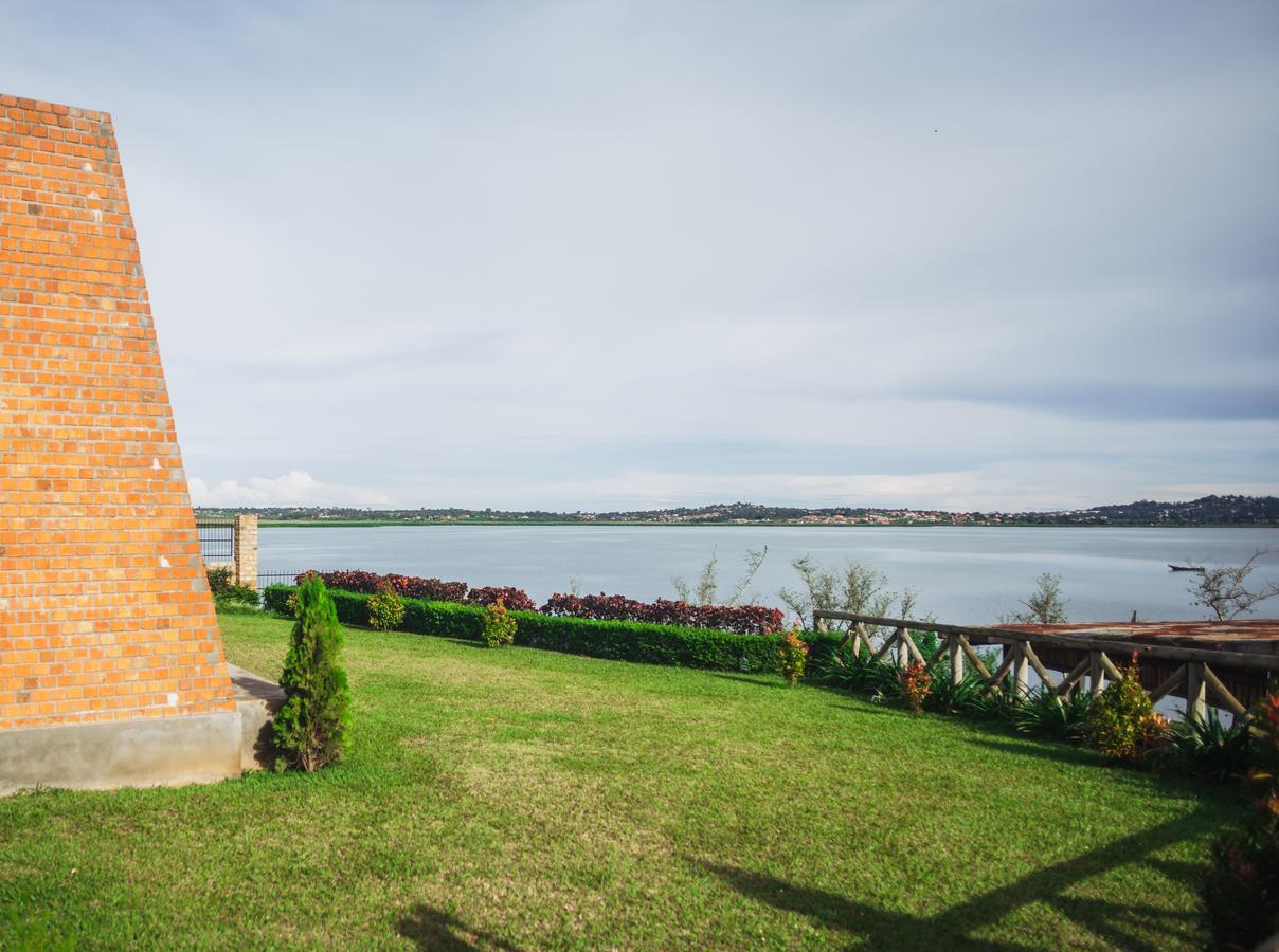 Buvi Lodge Limited Entebbe Exterior foto